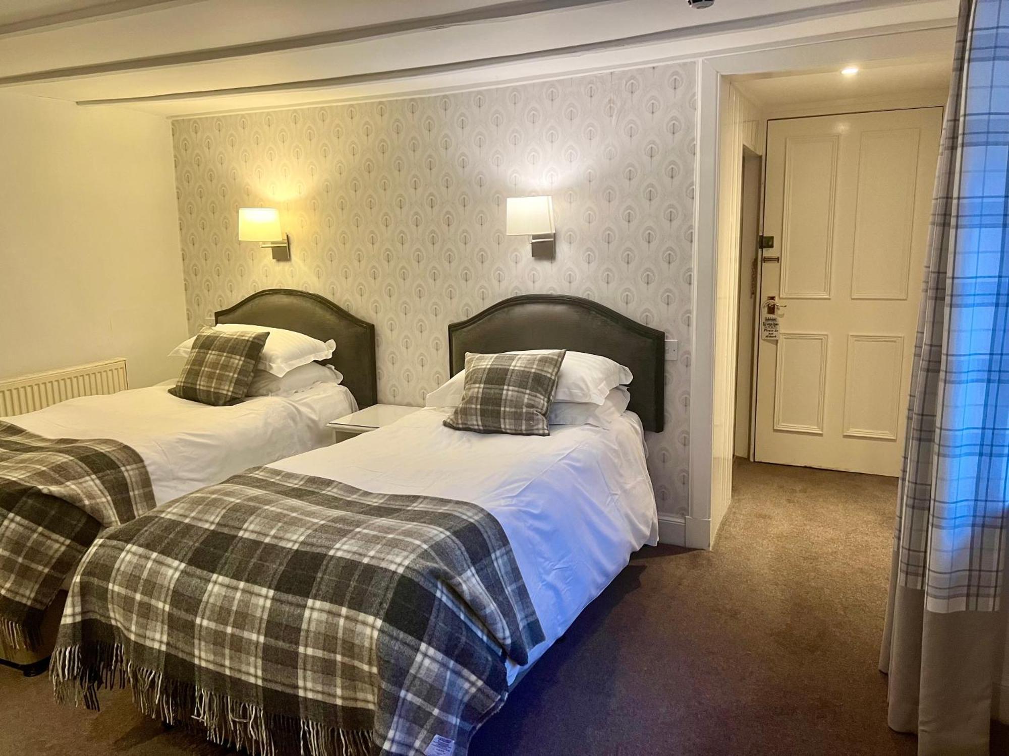 Selkirk Arms Hotel Керкубрі Екстер'єр фото